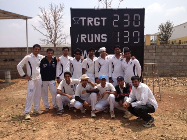 Standing (L to R): Goutham, Jobin (VC), Vivek, Gaurav, Muthu (WK),  Ashish, Shiva, GautamSquatting (L to R): Yugank, Kaustubh (C), Shoukath, Dinesh, Srikrishnan