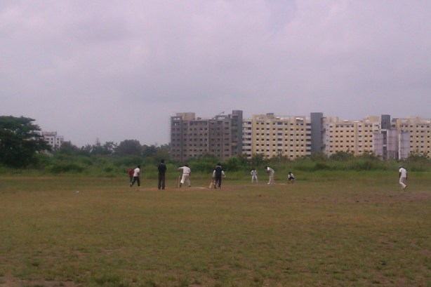 Gokul in action during a crucial 6th wicket partnership with Sachin. © The CouchExpert
